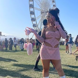 Pink Light Hearted Festi Set